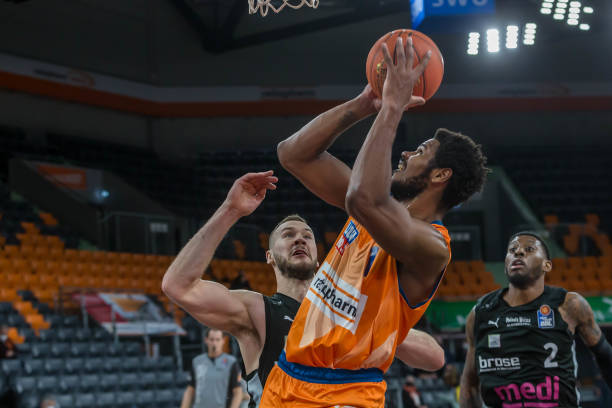 也更坚定了 也更坚定了