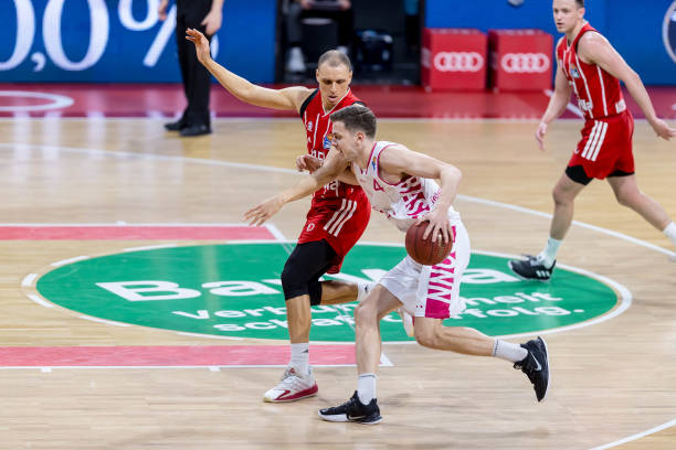 空间点更靠 空间点更靠